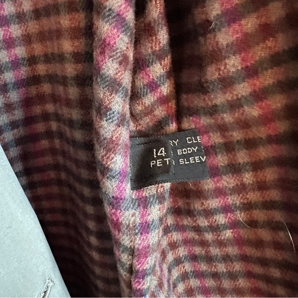 London Fog Vintage Tan Trench Coat With Zip Liner - Picture 12 of 17